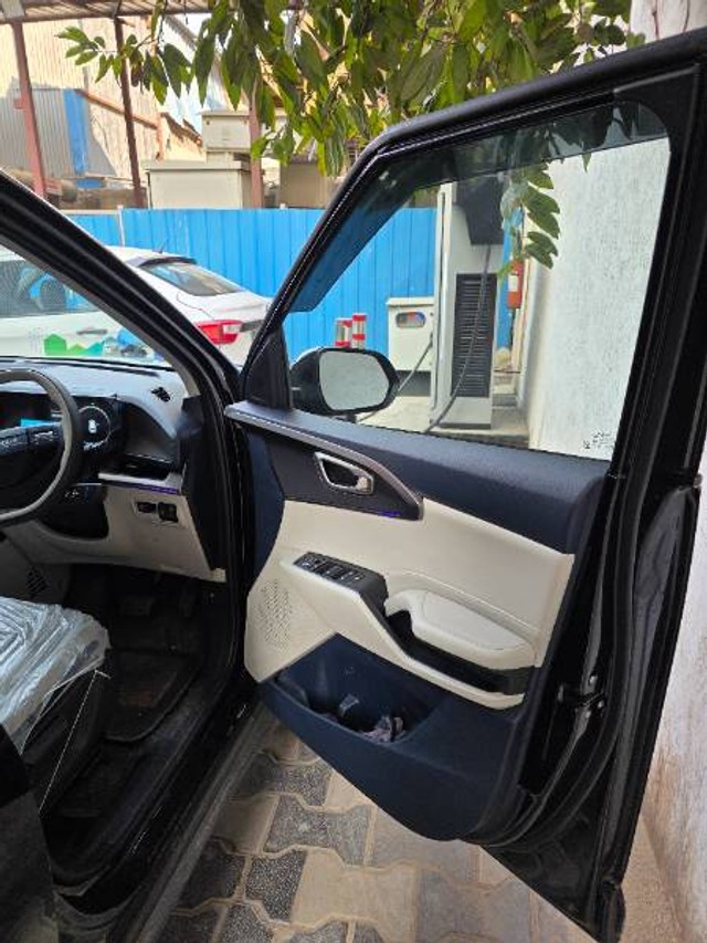 Second-hand 2025 Kia Carens Clavis EV HTX ER for sale in Machilipatnam-5