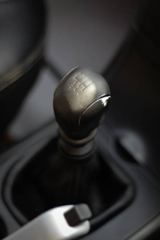 Second-hand 2018 Mahindra XUV500 Sportz MT AWD for sale in Jasdan-6