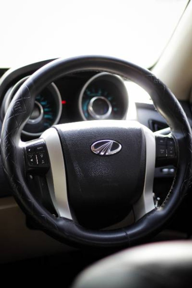 Second-hand 2018 Mahindra XUV500 Sportz MT AWD for sale in Jasdan-10