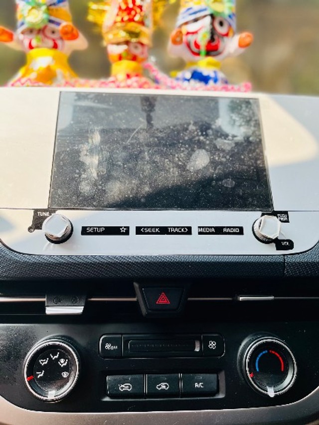 Second-hand 2025 Kia Carens Premium Opt for sale in North 24 Parganas-2