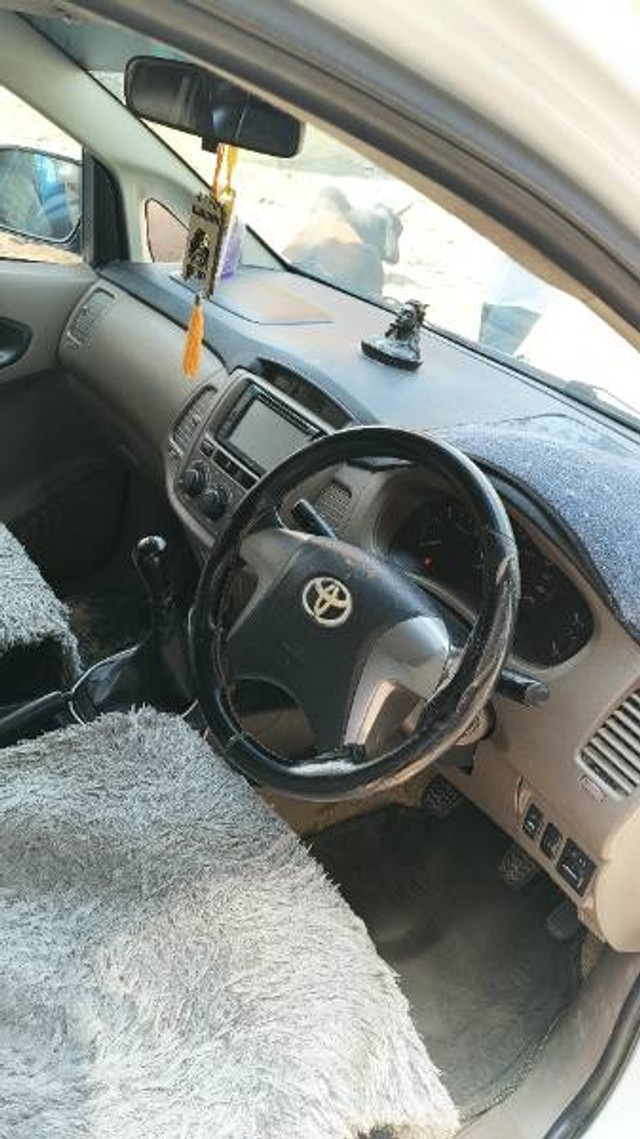 Second-hand 2015 Toyota Innova 2.5 G (Diesel) 7 Seater BS IV for sale in Jhunjhunu-2