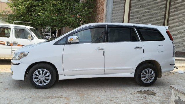 Second-hand 2015 Toyota Innova 2.5 G (Diesel) 7 Seater BS IV for sale in Jhunjhunu-1
