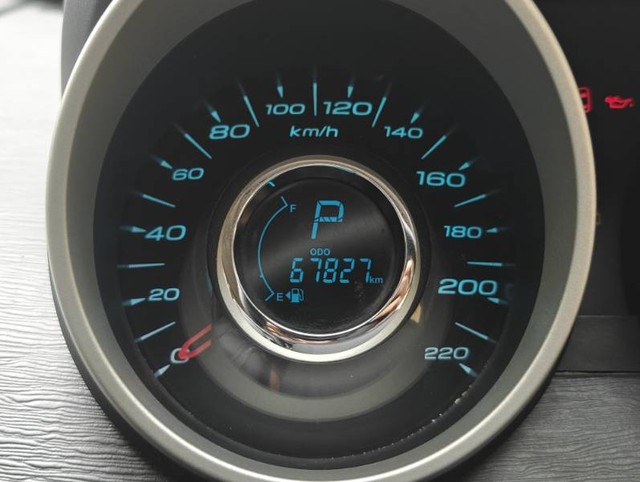 Second-hand 2017 Mahindra XUV500 AT W6 2WD for sale in Davangere-6