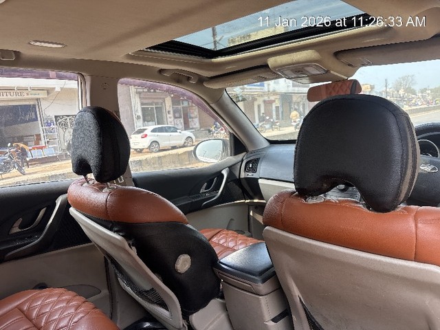 Second-hand 2017 Mahindra XUV500 R W10 FWD for sale in Sheopur-4