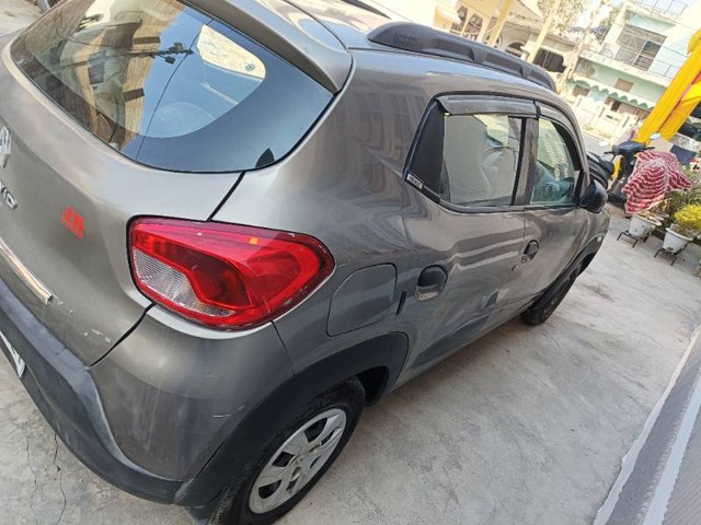 Second-hand 2016 Renault KWID 1.0 RXT Optional for sale in Bareilly-3