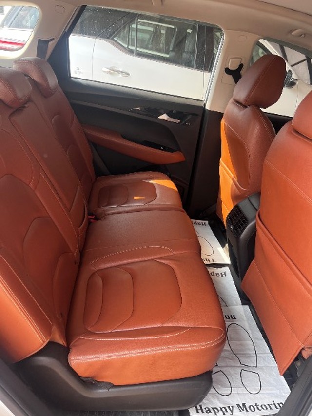 Second-hand 2021 MG Hector Plus Select Diesel MT 7 STR for sale in Valsad-4