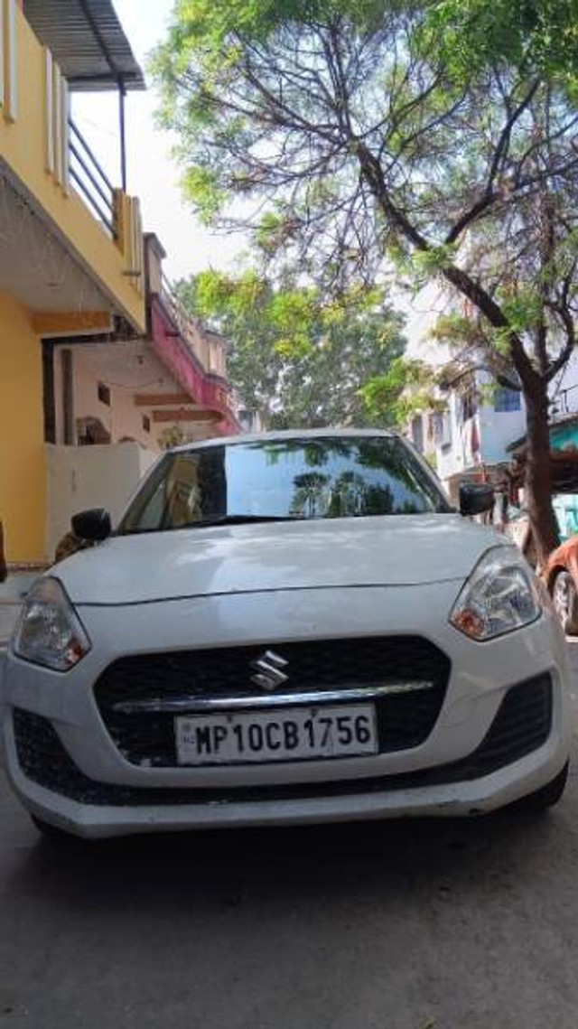 Second-hand 2022 Maruti Swift LXI BSVI for sale in Khargone-5