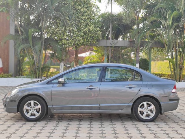 Second-hand 2010 Honda Civic 1.8 V MT for sale in Nashik-3