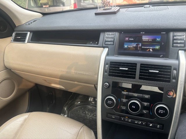 Second-hand 2017 Land Rover Discovery 4 SDV6 HSE for sale in Moradabad-3