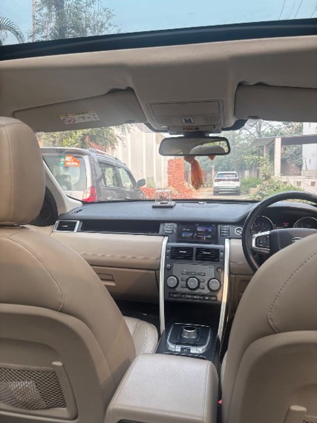 Second-hand 2017 Land Rover Discovery 4 SDV6 HSE for sale in Moradabad-4