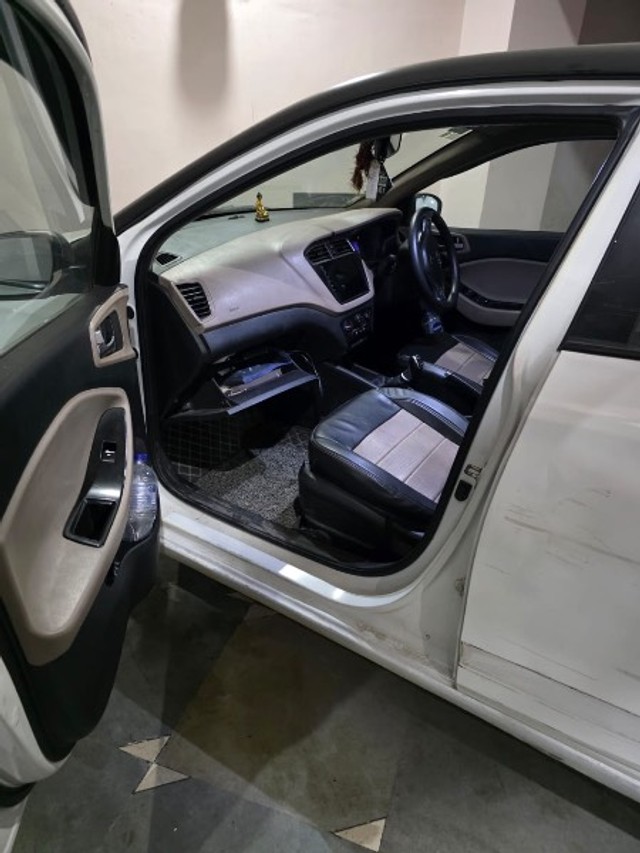 Second-hand 2018 Hyundai i20 1.4 Sportz for sale in Gorakhpur-4