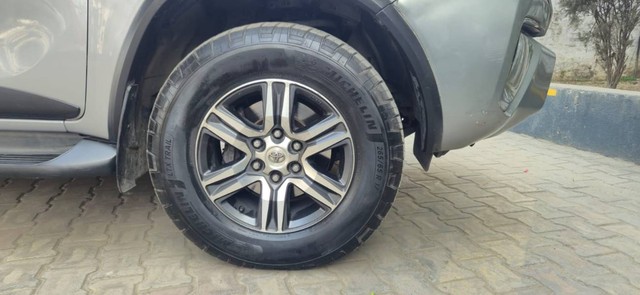 Second-hand 2017 Toyota Fortuner 2.8 2WD AT BSIV for sale in Meerut-4