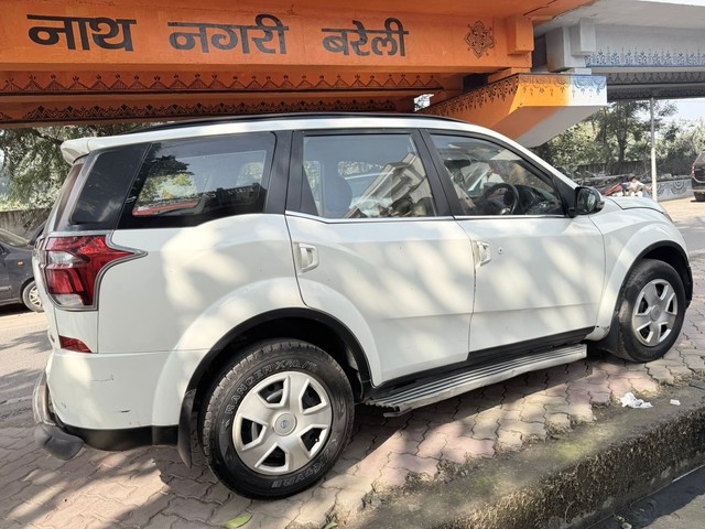Second-hand 2017 Mahindra XUV500 R W10 FWD for sale in Bareilly-4