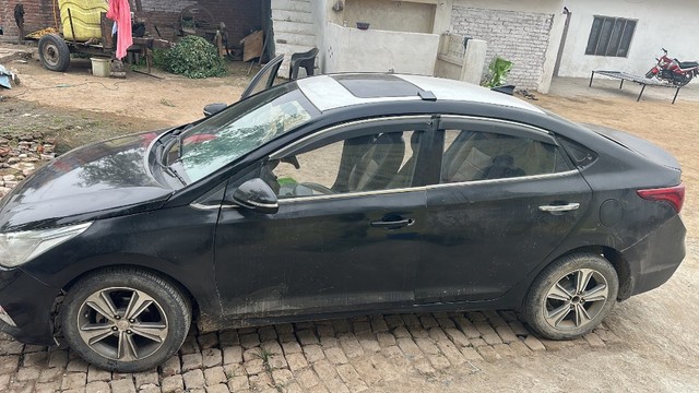 Second-hand 2017 Hyundai Verna 1.4 CRDi for sale in Pilibhit-2