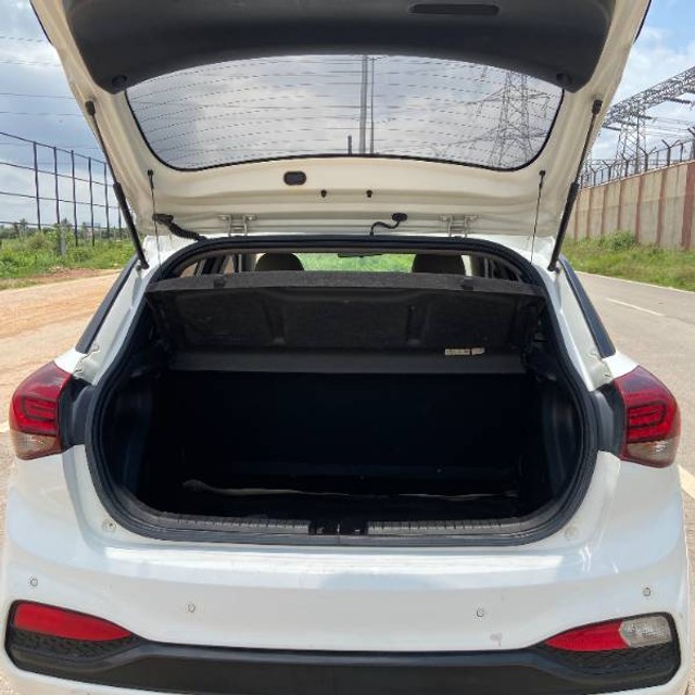 Second-hand 2019 Hyundai i20 Asta Option CVT BSIV for sale in Kengeri-3