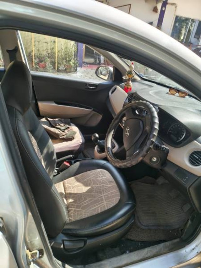 Second-hand 2015 Hyundai i10 Magna 1.1L for sale in Lucknow-4