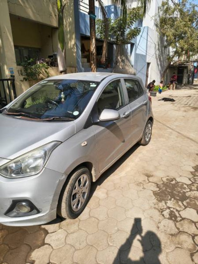 Second-hand 2015 Hyundai i10 Magna 1.1L for sale in Lucknow-5