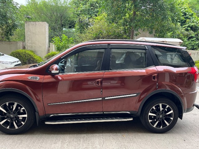 Second-hand 2018 Mahindra XUV500 AT W10 FWD for sale in Allahabad-3