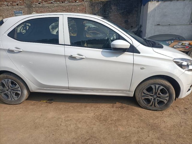 Second-hand 2019 Tata Tiago XZ for sale in Samastipur-3