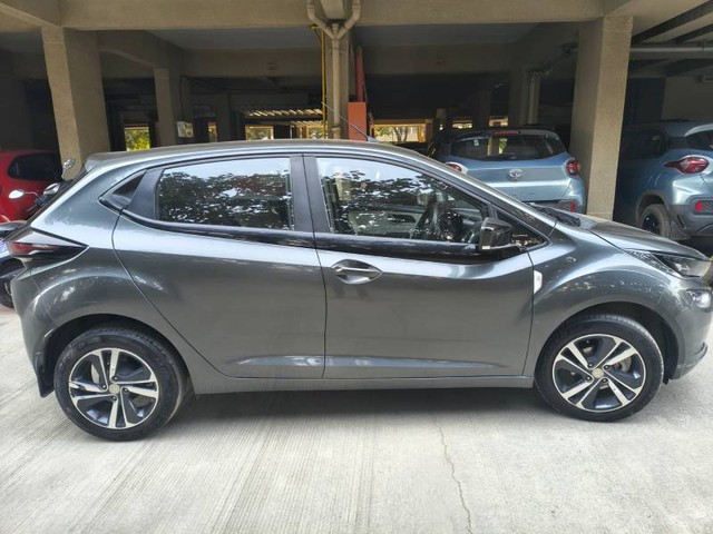 Second-hand 2023 Tata Altroz XZA DCT for sale in Pune-1