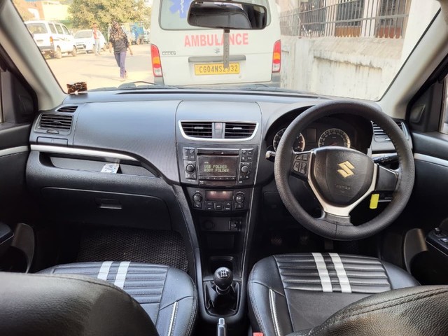Second-hand 2013 Maruti Suzuki Swift ZXI for sale in Raipur-3