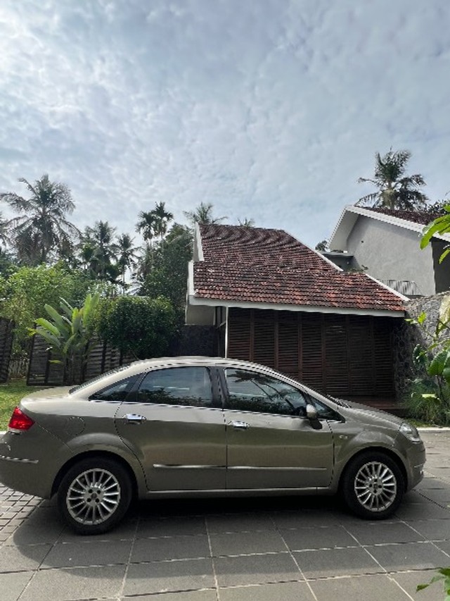 Second-hand 2011 Fiat Linea T Jet for sale in Kozhikode-1