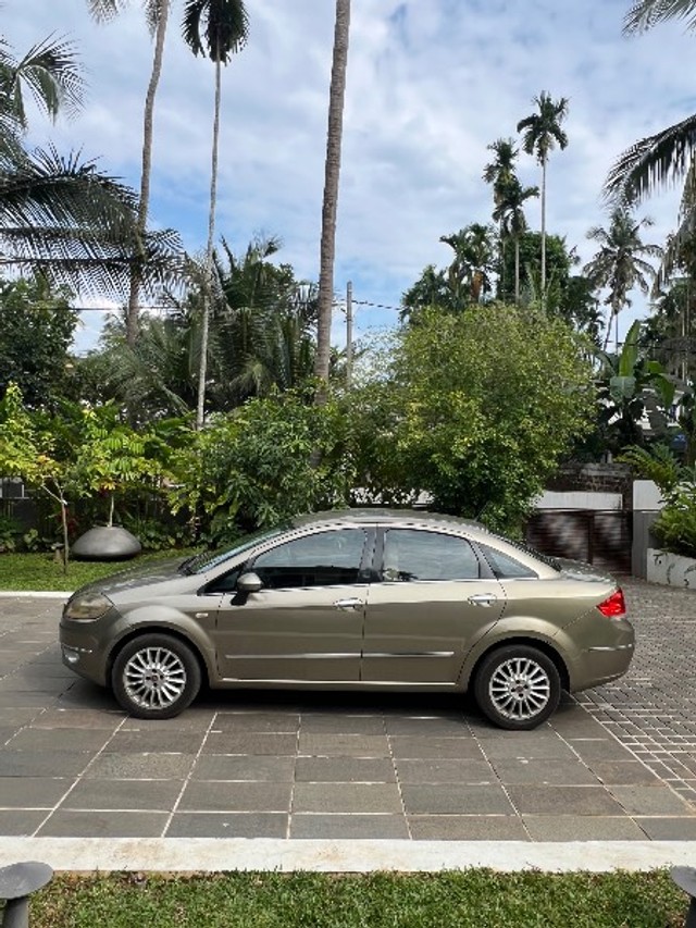 Second-hand 2011 Fiat Linea T Jet for sale in Kozhikode-3