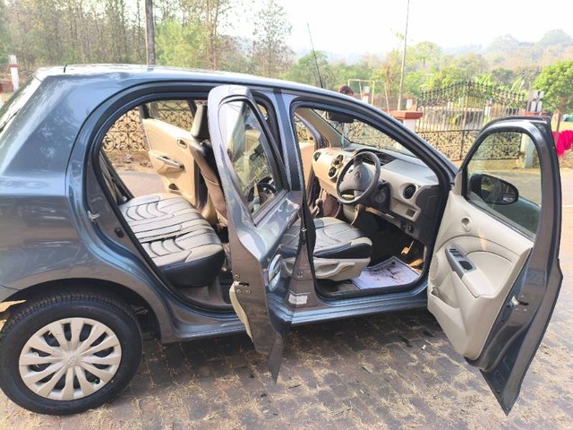 Second-hand 2014 Toyota Etios Liva G for sale in Goa-6