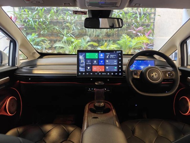 Second-hand 2024 MG Windsor EV Essence for sale in Hyderabad-7