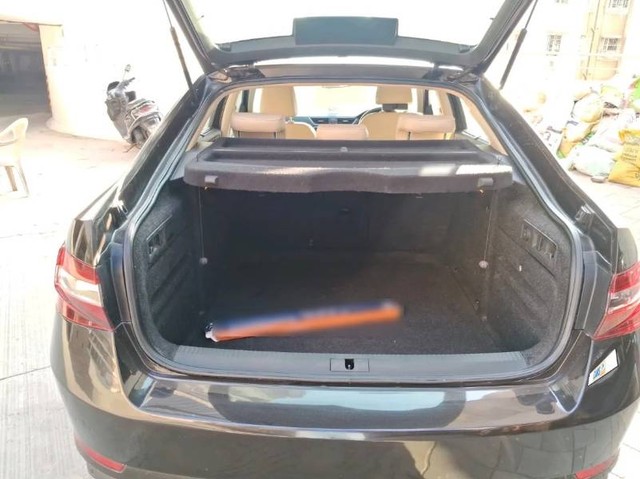 Second-hand 2018 Skoda Superb Style 1.8 TSI MT for sale in Mumbai-7