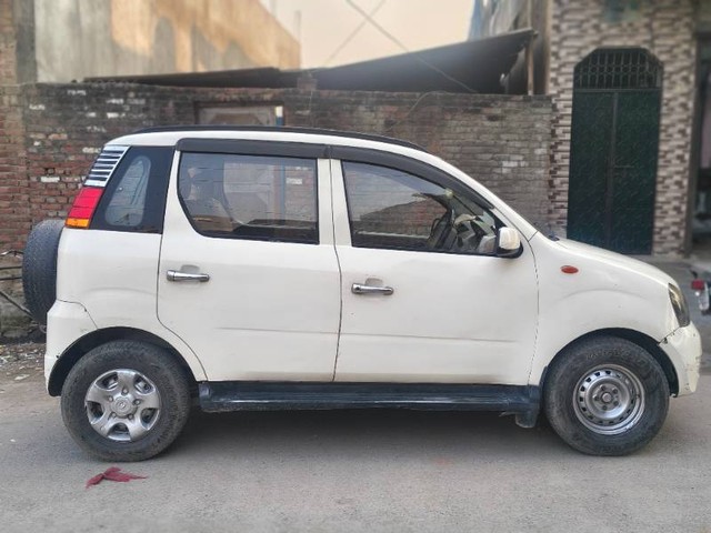 Second-hand 2015 Mahindra Quanto C2 for sale in Bareilly-1