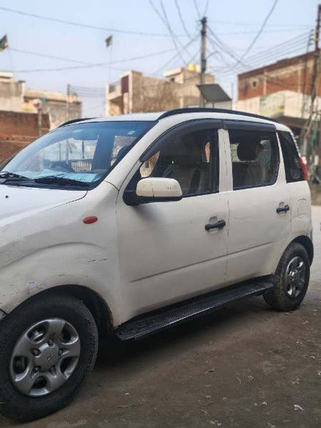 Second-hand 2015 Mahindra Quanto C2 for sale in Bareilly-5