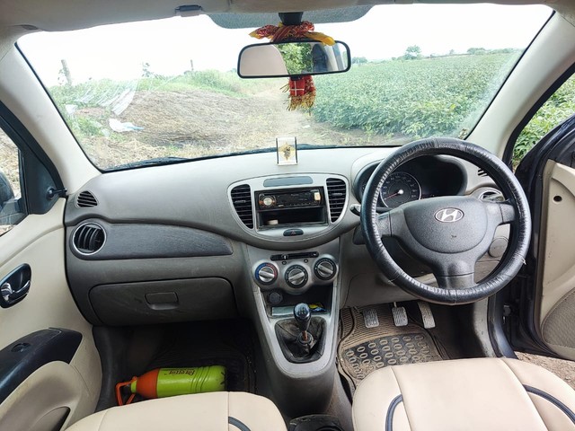 Second-hand 2013 Hyundai i10 Magna 1.1L for sale in Rajkot-6
