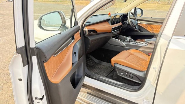 Second-hand 2024 MG Gloster Savvy 4x2 7Str for sale in Navi Mumbai-5