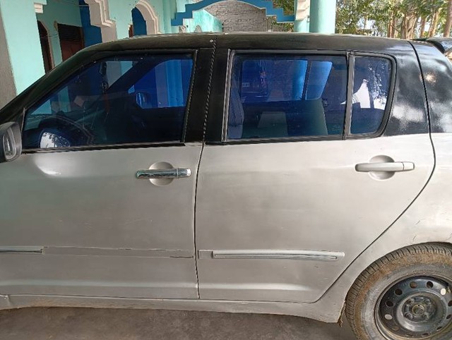 Second-hand 2005 Maruti Swift 1.2 VXi BSII for sale in Allahabad-3
