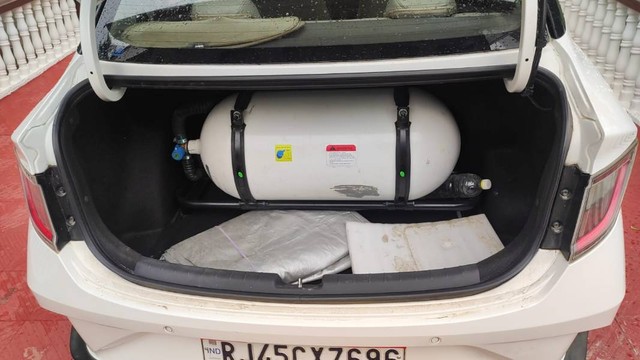 Second-hand 2023 Hyundai Aura S CNG for sale in Alwar-11