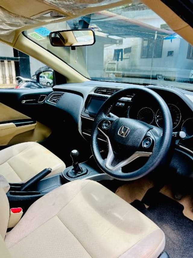 Second-hand 2022 Honda City V MT for sale in Dakshina Kannada-6