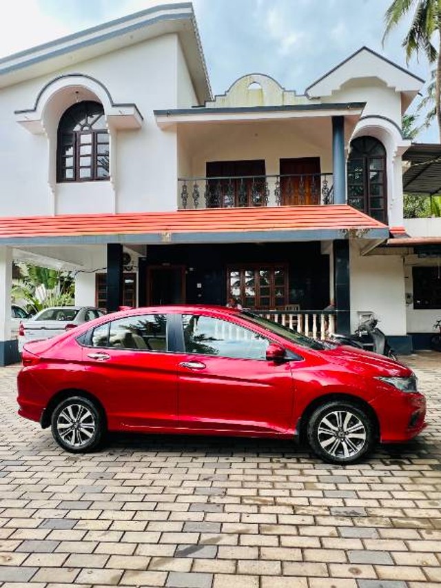 Second-hand 2022 Honda City V MT for sale in Dakshina Kannada-5