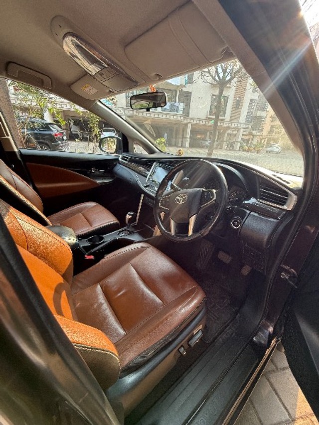 Second-hand 2019 Toyota Innova Crysta 2.8 GX AT BSIV for sale in Raipur-2