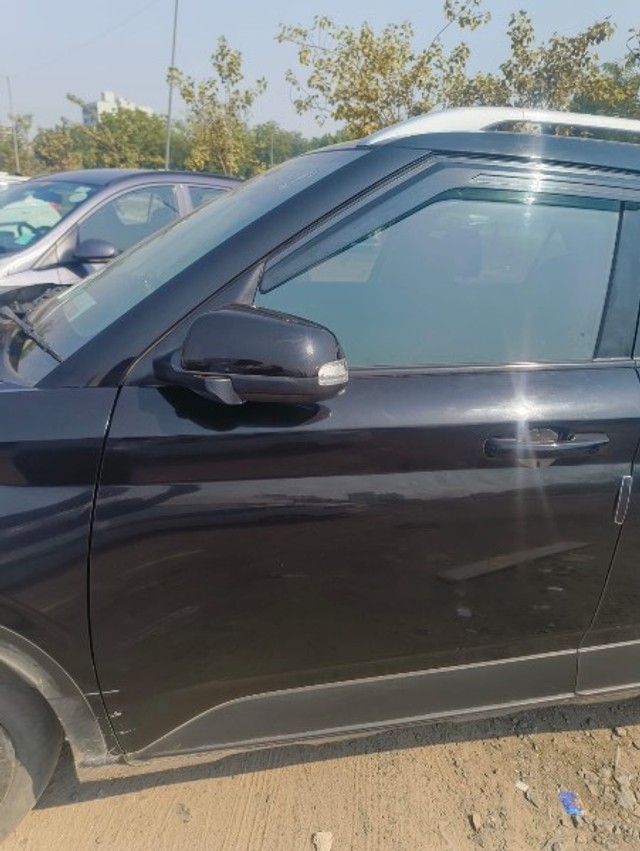 Second-hand 2024 Hyundai Venue SX for sale in Ahmedabad-4