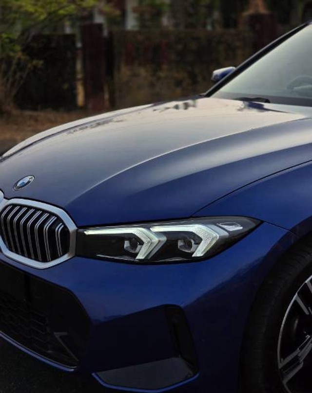 Second-hand 2024 BMW 3 Series Long Wheelbase 330Li M Sport GL for sale in Porvorim-6