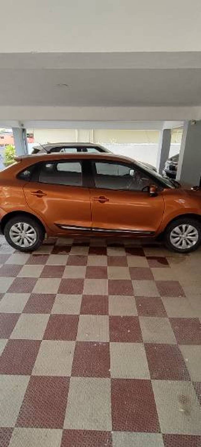 https://images10.gaadi.com/usedgaadi-sellcar/UsedCar/a6621cba-54fb-47cb-85fa-28fe61438299/8ac0a347-221c-44a8-8980-140303b2f462.jpg?imwidth=6401