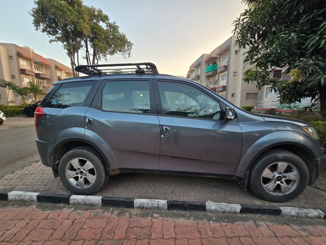 Mahindra XUV500 W6 2WD Second-hand 2014 Mahindra XUV500 W6 2WD for sale in Moti Khavdi-3