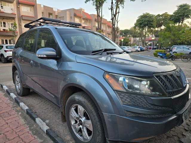 Mahindra XUV500 W6 2WD Second-hand 2014 Mahindra XUV500 W6 2WD for sale in Moti Khavdi-0