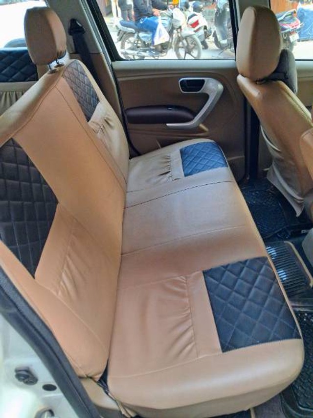 Second-hand 2018 Mahindra TUV 300 T8 for sale in New Delhi-5