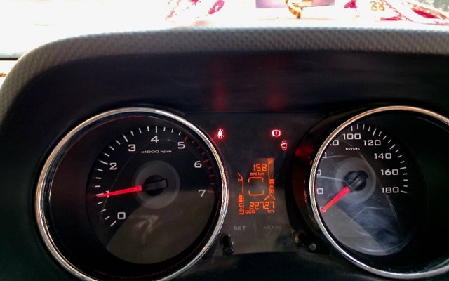 Second-hand 2018 Mahindra TUV 300 T8 for sale in New Delhi-2