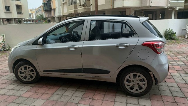 Second-hand 2018 Hyundai Grand i10 1.2 Kappa Sportz BSIV for sale in Vadodara-3