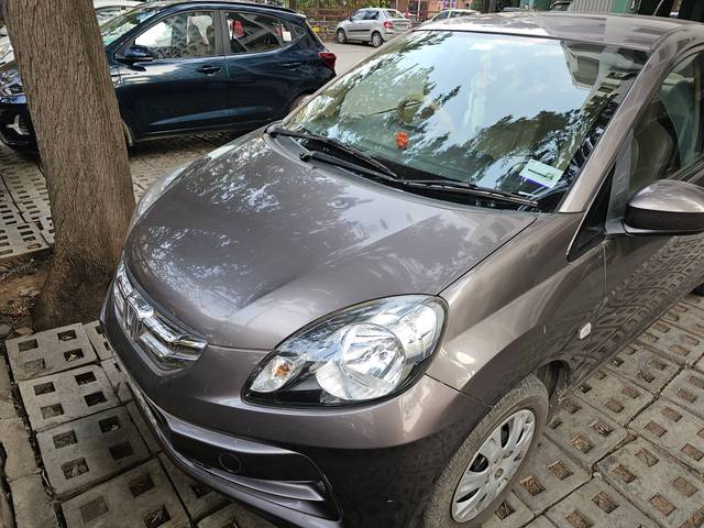 https://images10.gaadi.com/usedgaadi-sellcar/UsedCar/a66e8954-0c74-402d-897a-a05cbde8b01b/0ec6efd4-5348-4239-a0f1-067d1a184f2f.jpg?imwidth=6400