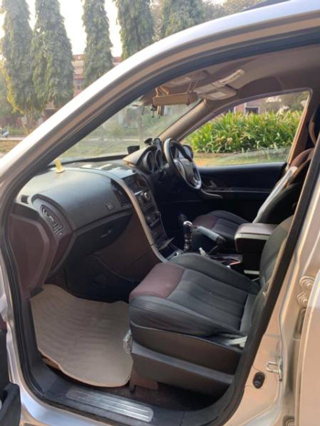 Second-hand 2013 Mahindra XUV500 W8 2WD for sale in Pali-7