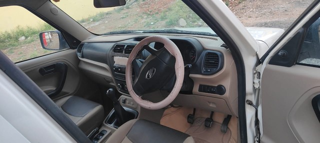 Second-hand 2020 Mahindra TUV 300 T4 Plus BSIV for sale in Chhindwara-4